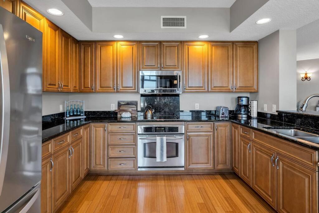 Coastal Elegance: Your Clearwater Beach Escape Exterior photo