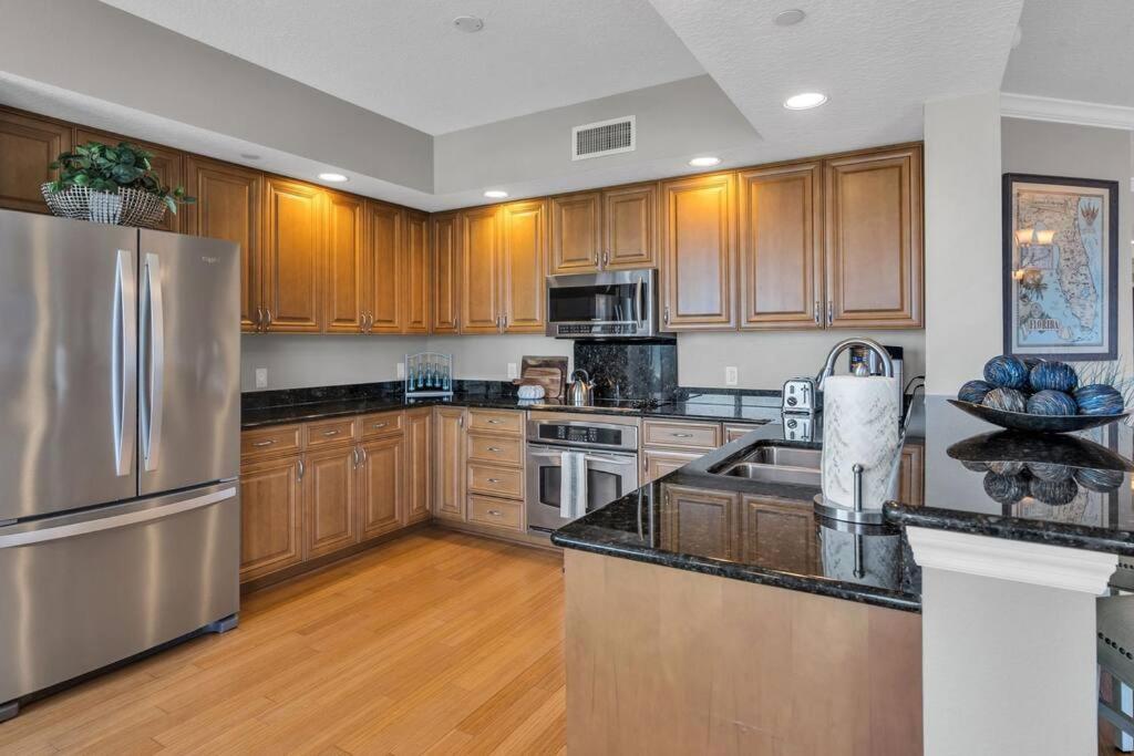 Coastal Elegance: Your Clearwater Beach Escape Exterior photo