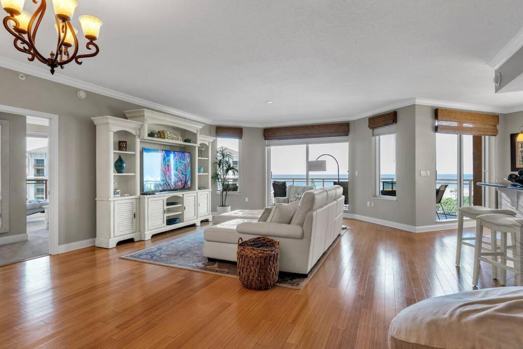 Coastal Elegance: Your Clearwater Beach Escape Exterior photo
