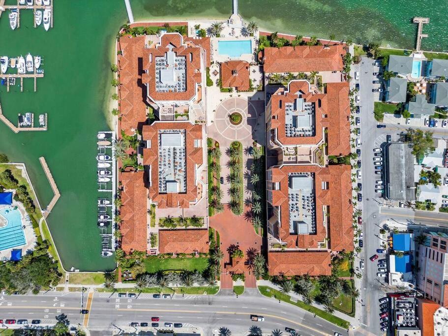 Coastal Elegance: Your Clearwater Beach Escape Exterior photo
